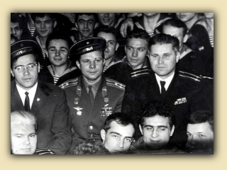 14. Б. Н. Пастухов, Гагарин , Ворыхалов В.Д..jpg